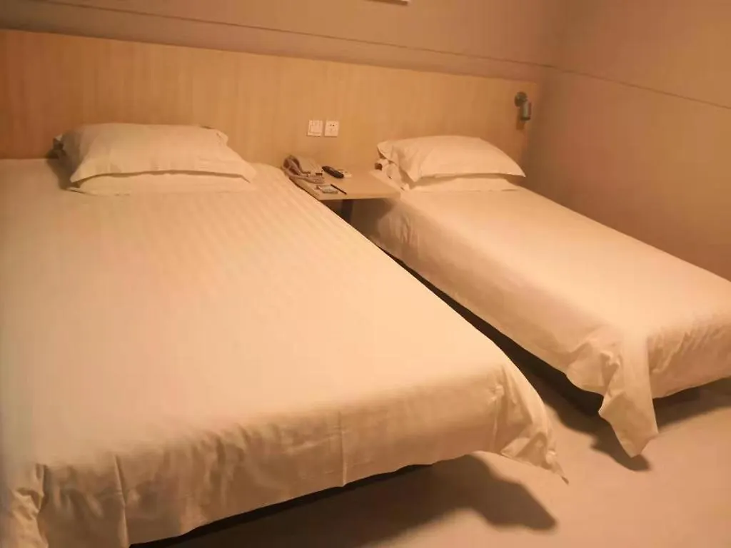 Jinjiang Inn Zhengzhou Dashiqiao Metro Station Hotel