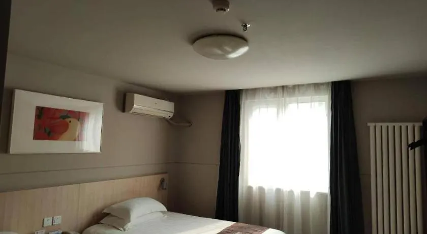 Jinjiang Inn Zhengzhou Dashiqiao Metro Station Hotel