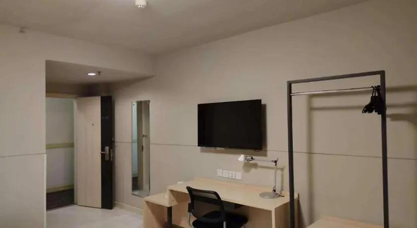 Jinjiang Inn Zhengzhou Dashiqiao Metro Station Hotel