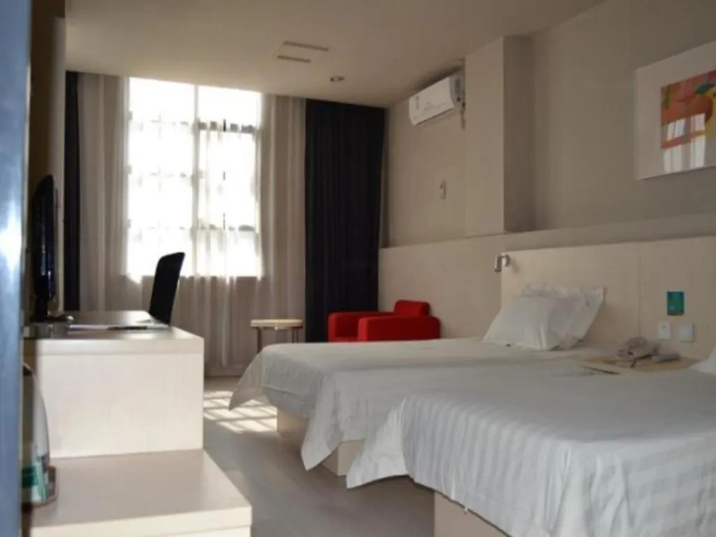 Jinjiang Inn Zhengzhou Dashiqiao Metro Station Hotel